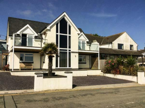 Glan Y Mor